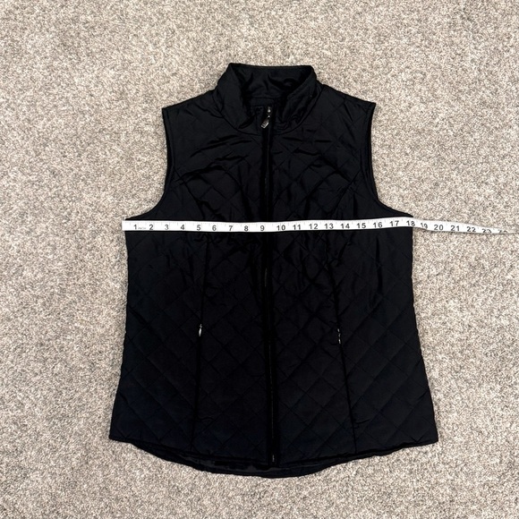 Northern Reflections Black Diamond Stitch Quilted Vest for Layering. Size S - Picture 8 of 8